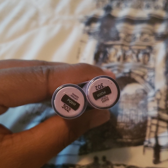 (2) Eyeshadow 302 Shady Violet - Picture 4 of 4